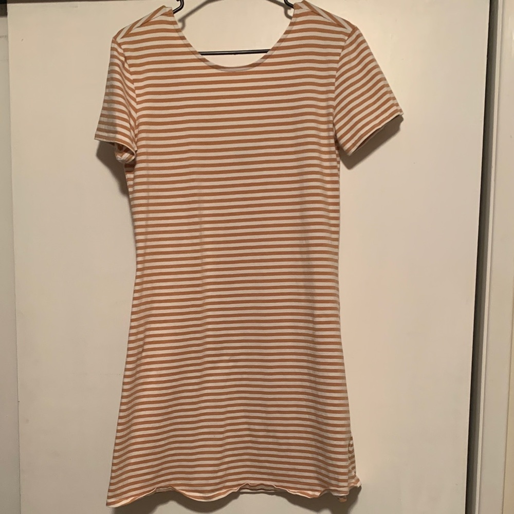 Volcom Striped Tan and White Tee‎ Dress Size Large
